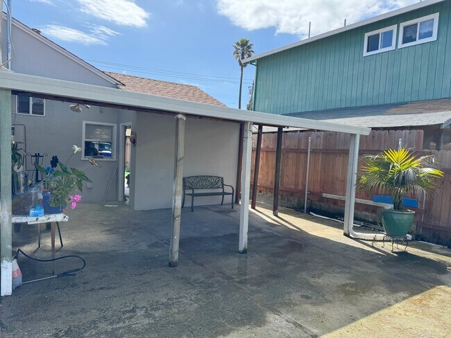 Spacious cover backyard - 1765 Road 20