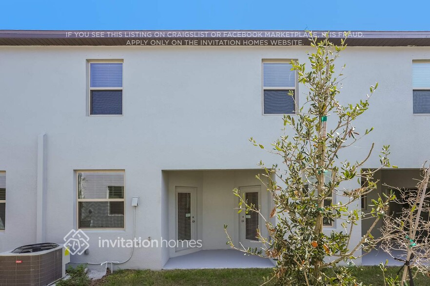 Building Photo - 2883 Coach Manors Way