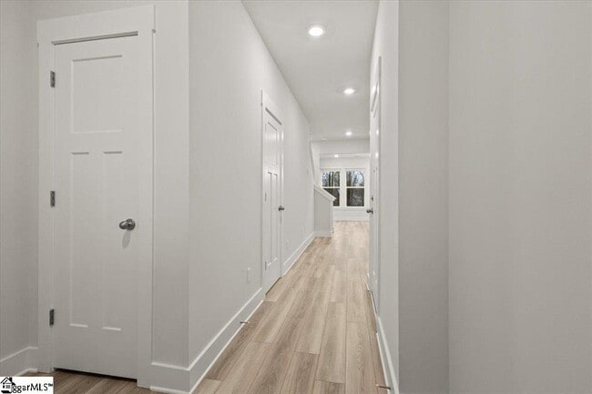 Building Photo - 604 Harebell Wy