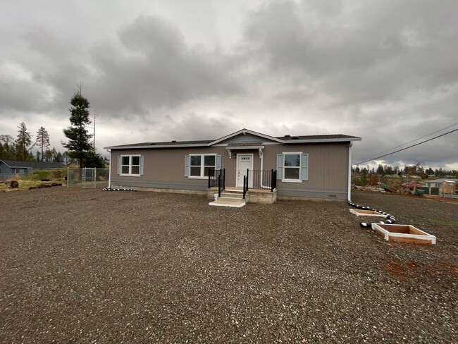 Building Photo - Paradise (west side) New Manufactured home...