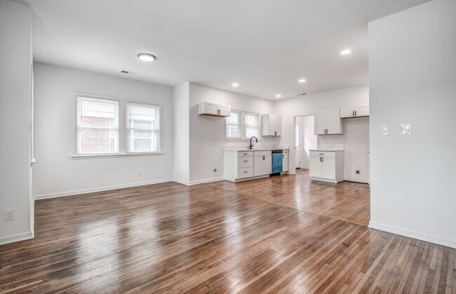 Building Photo - Live Stylishly. Live Comfortably. Live Memphis