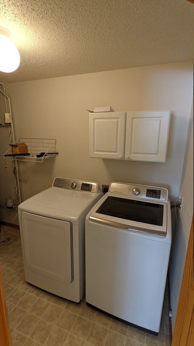 Building Photo - 1514 Suntree Dr