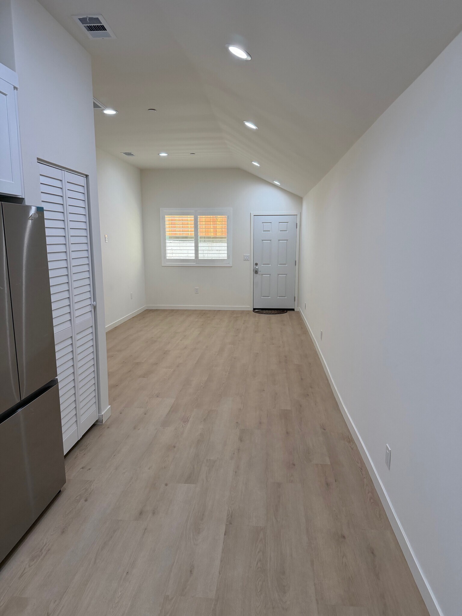 Building Photo - 15030 Hesby St