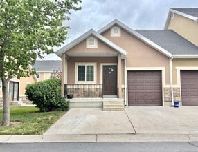 Building Photo - Beautiful Draper Townhome at Bella Monte!