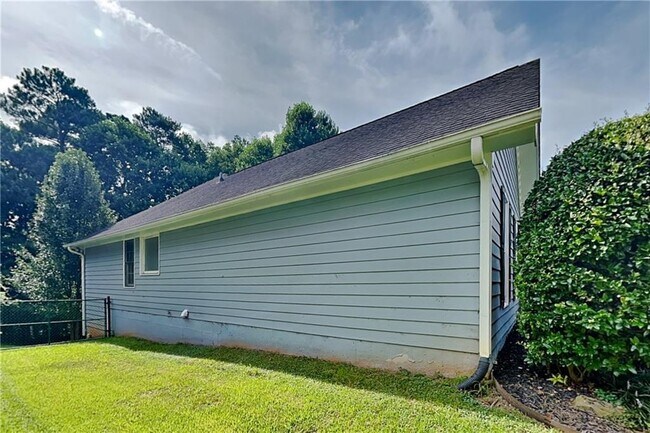 Building Photo - 405 Etowah Valley Way
