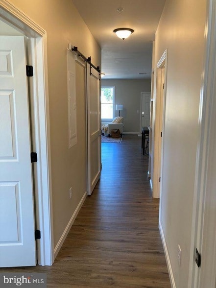 Building Photo - 376 E Main St