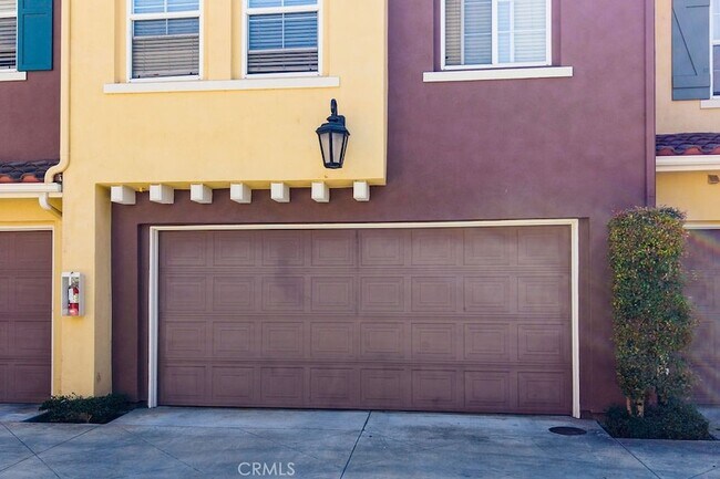 Building Photo - 210 Timberwood