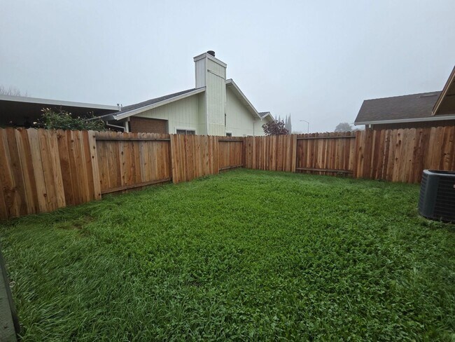 Building Photo - **JU824/RO736-Yang Mai Ly