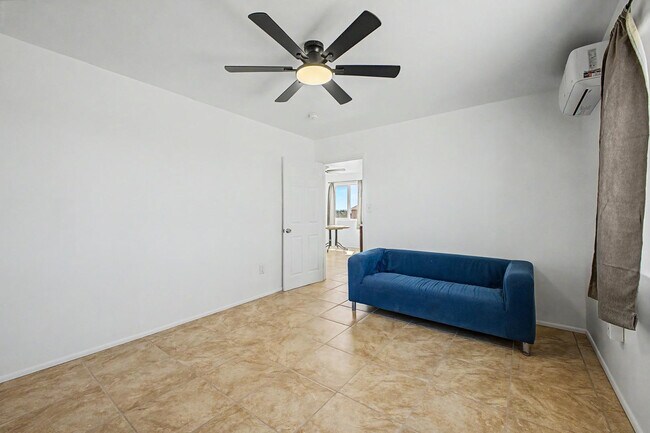 Building Photo - 34233 W Sahuaro St