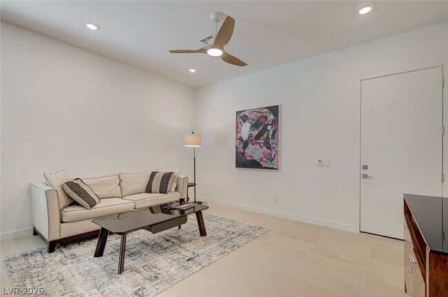 Building Photo - 10022 Decano Rdg St