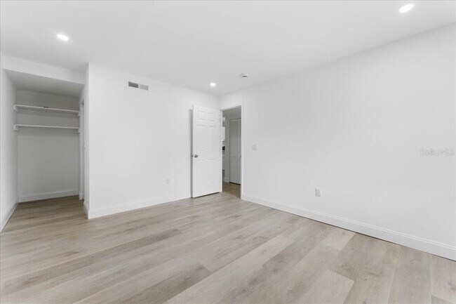 Building Photo - 11525 8th Way N