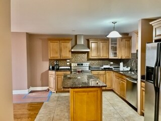 Kitchen - 400 Ascot Dr