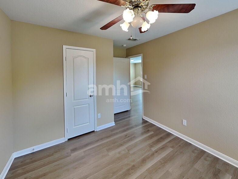 Building Photo - 18107 Quiet Ridge Ln
