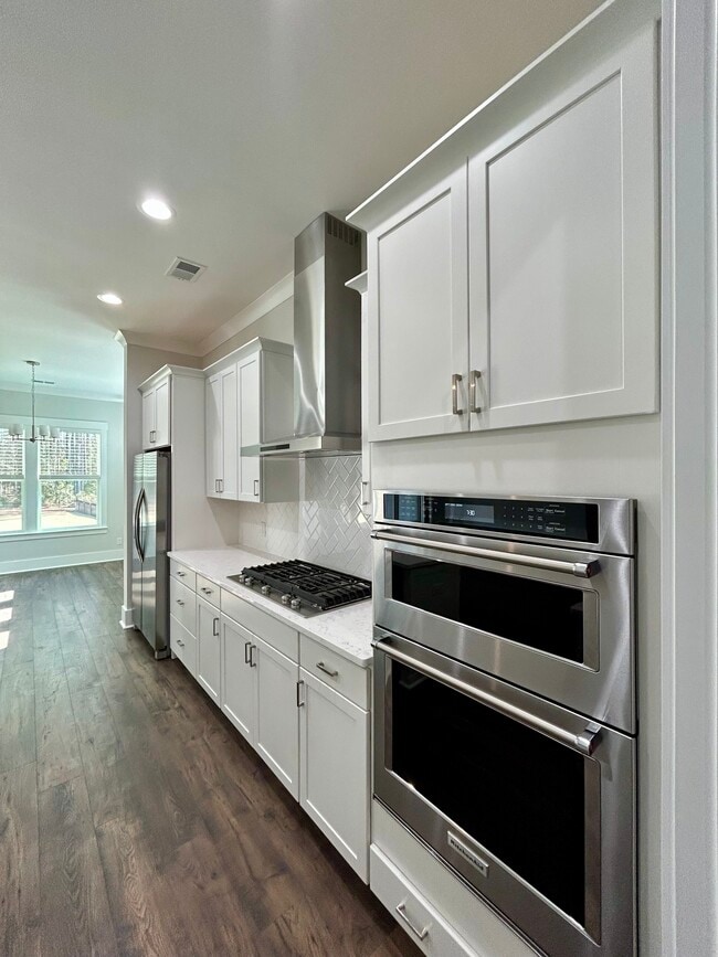 Building Photo - 1214 Laurel Oak Ave