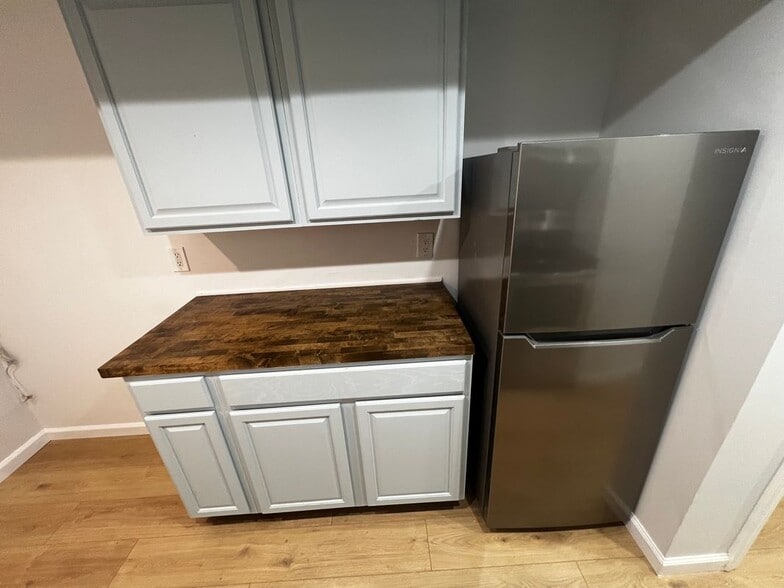 Building Photo - 25 Spruce St