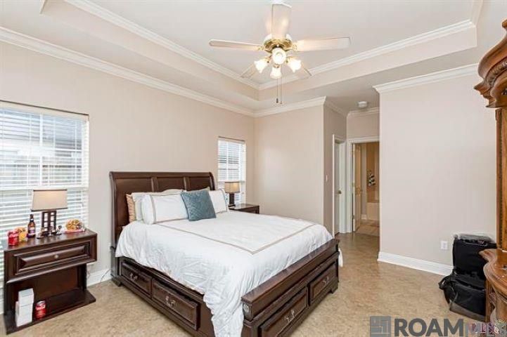 Building Photo - 10125 Springbrook Ave