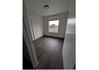 Building Photo - 900 N Oak Harbor St