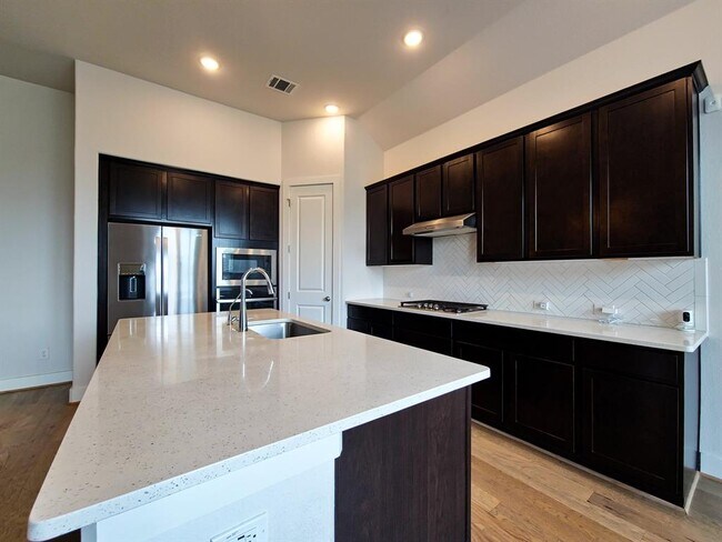 Building Photo - 5645 Bellissima Way