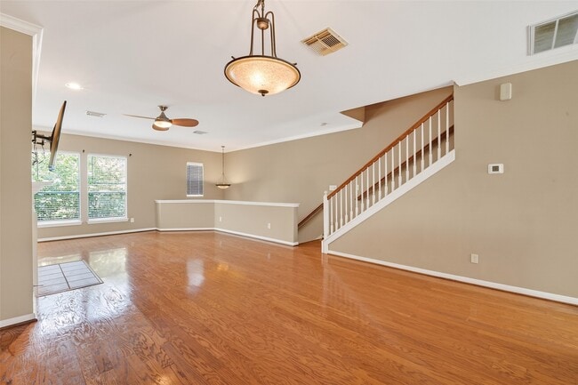 Building Photo - 2804 Chenevert St