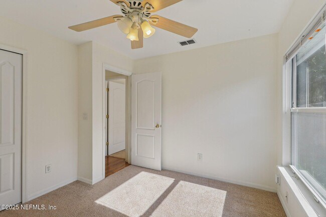 Building Photo - 350 Turtle Dove Dr