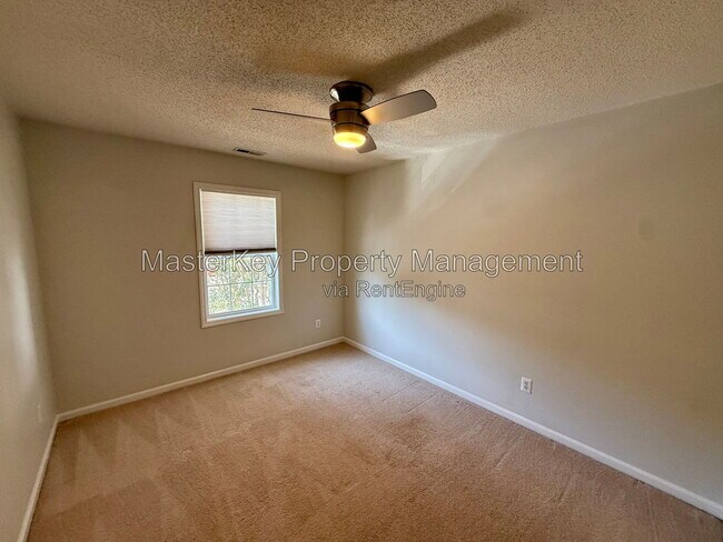 Building Photo - 114 Pointe Crest Ct