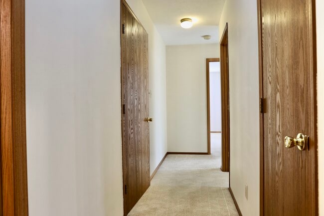 Building Photo - 1204 Devonshire Ln