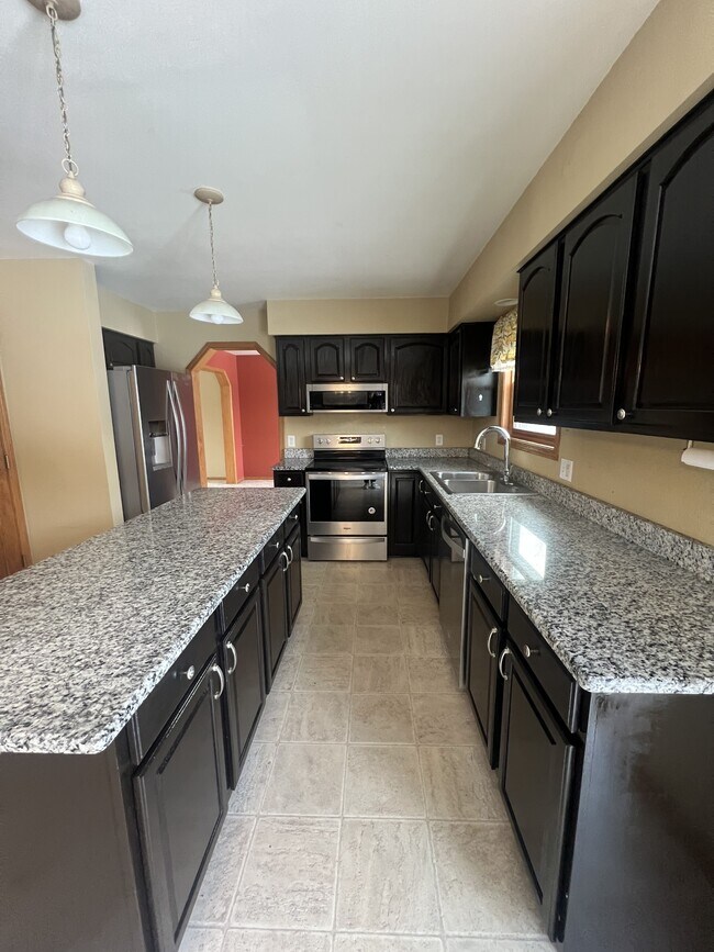 Building Photo - N6188 Shadybrook Ln