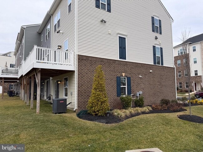 Building Photo - 149 Lawndale Dr