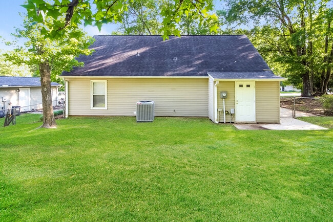 Building Photo - 34 Oak Glen Dr