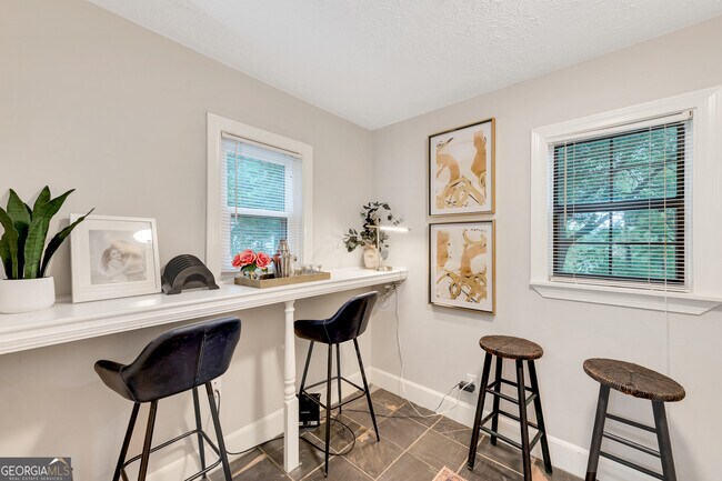 Building Photo - 192 Woods Dr NE