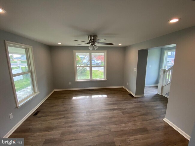 Building Photo - 2605 Maple Ave