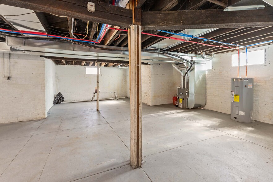 Building Photo - 7407 E Vernor Hwy