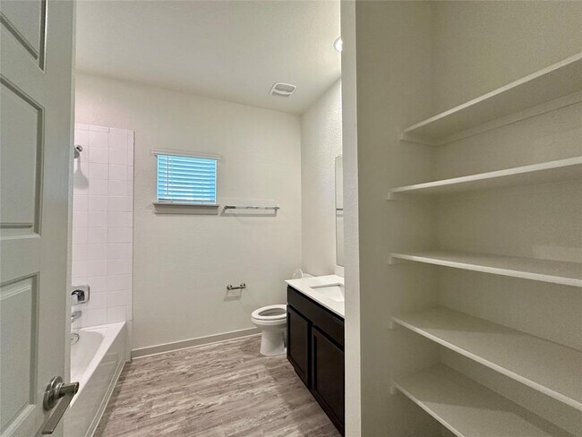 Building Photo - 5132 Vanner Path