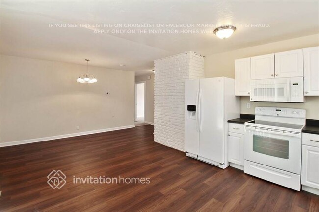 Building Photo - 3000 Phillips Ct