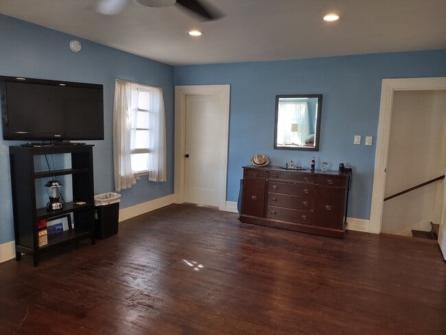 The other really large bedroom - 2142 S Victoria Ave