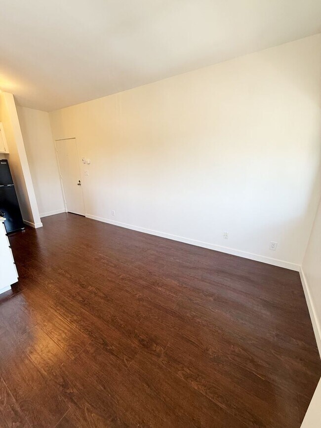 Building Photo - Charming Studio in Prime North Park Locati...
