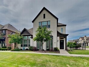 Building Photo - 7801 Avondale Dr
