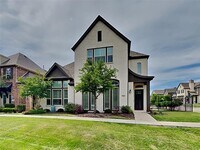 Building Photo - 7801 Avondale Dr