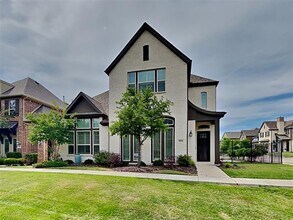 Building Photo - 7801 Avondale Dr