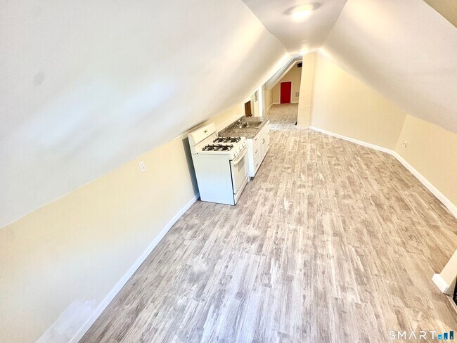 Building Photo - 129-131 Highland Ave