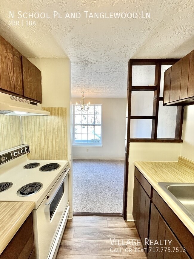 Building Photo - 343 N School Pl