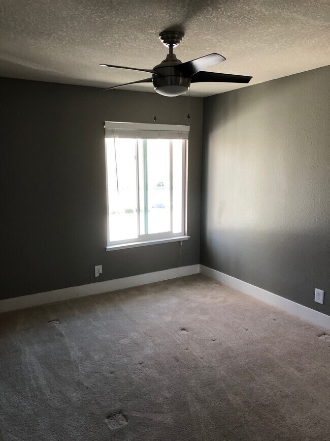 Building Photo - 1547 Delucchi Lane, Unit F