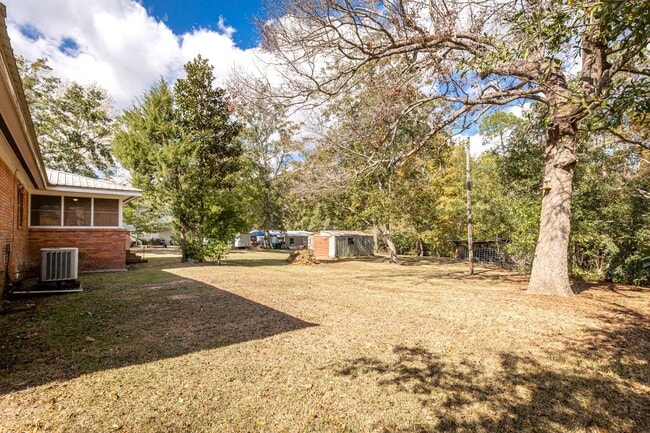 Building Photo - Home for Rent on the Bayou