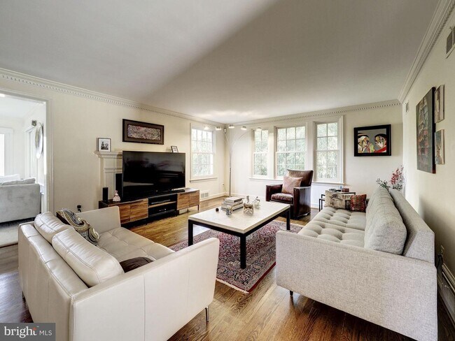 Building Photo - 2242 46th St NW