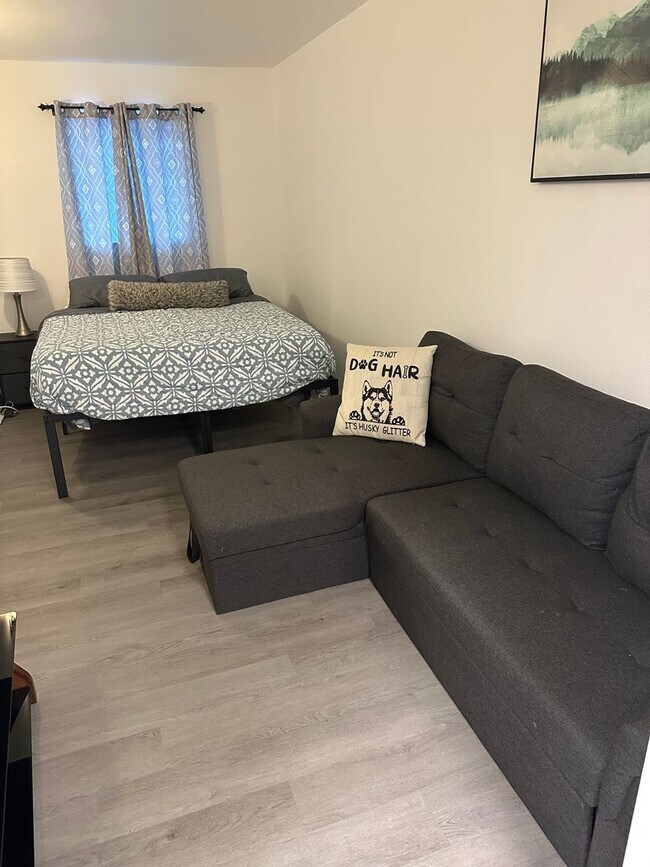 Building Photo - 521 N St