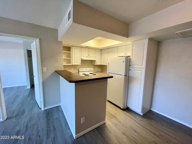 Building Photo - 3601 W Tierra Buena Ln