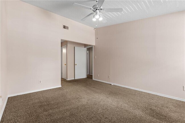 Building Photo - 6040 Grelot Rd