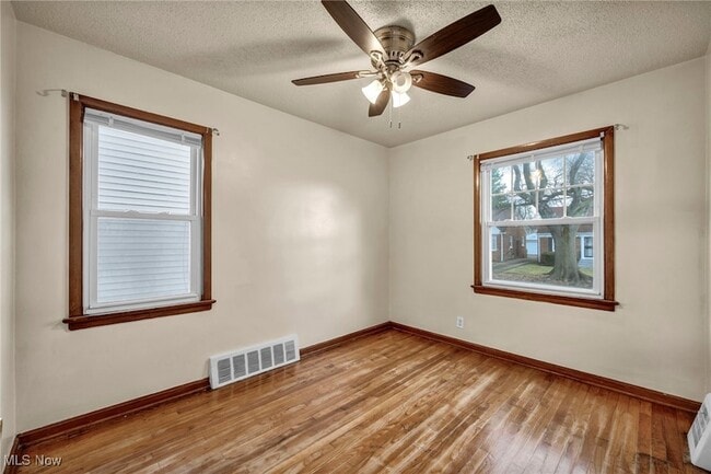 Building Photo - 10213 Dove Ave