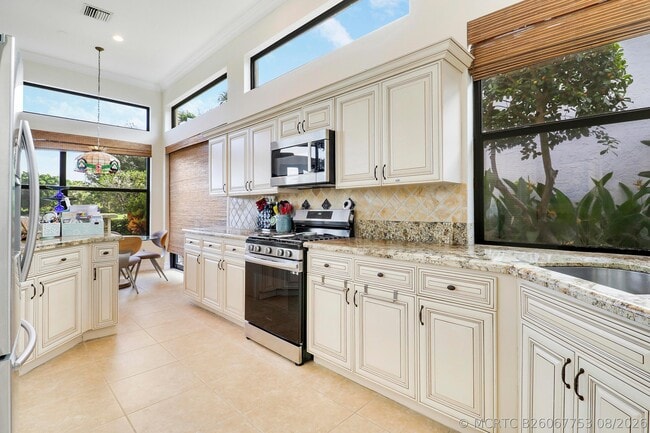Building Photo - 210 Coral Cay Terrace