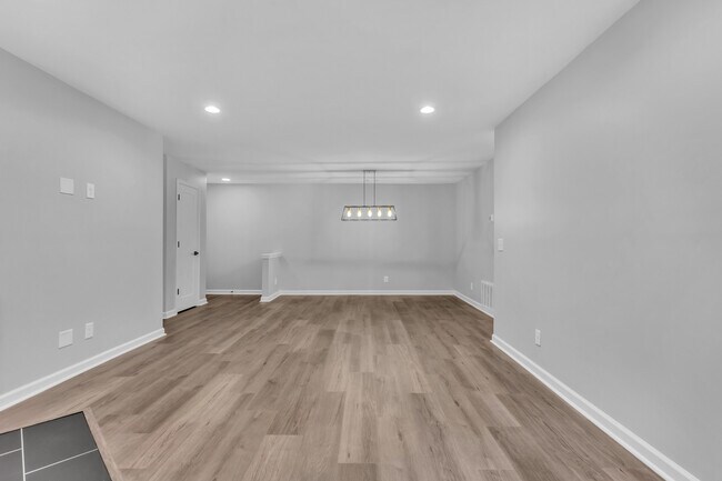 Building Photo - 1006 Canyon Point Cir